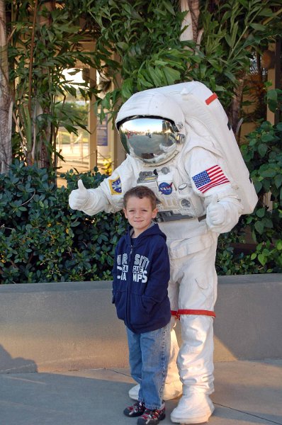 DSC_0170002.jpg - With Some Dude in a Space Suit